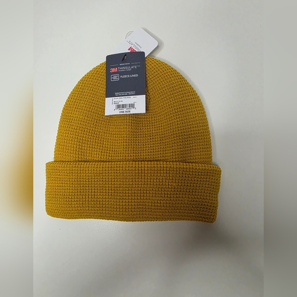 St. John's Bay Other - NWT St. John's Bay Mens Gold One Size Fleece Lined Beanie